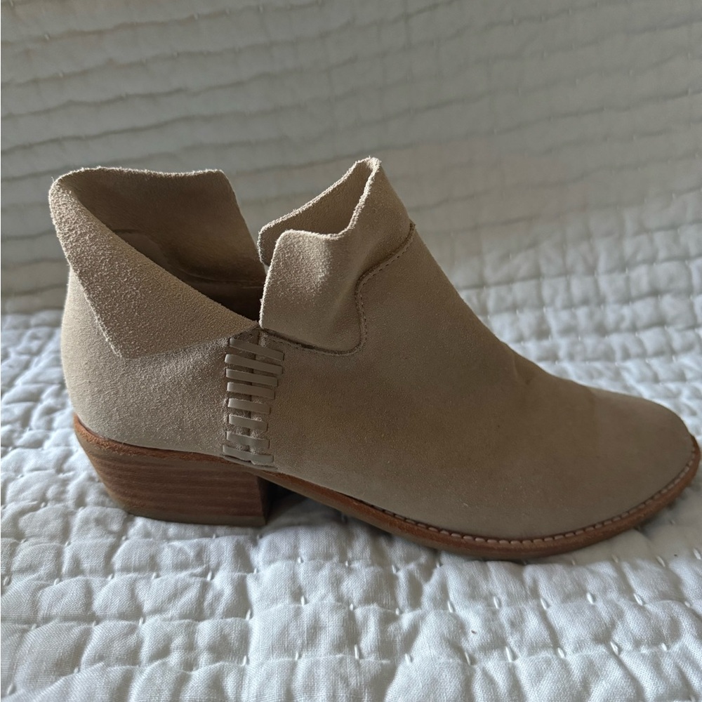 Dolce Vita Booties
